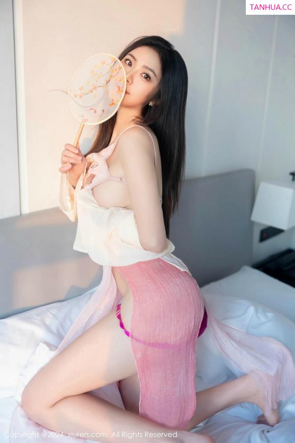 方子萱  [XiuRen]高清写真图 2024.12.03 No.9542 方子萱 古装美腿第45张图片